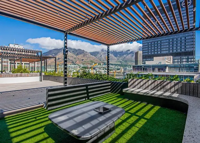 City Hub- Cticc, Patio, Rooftop Pool!