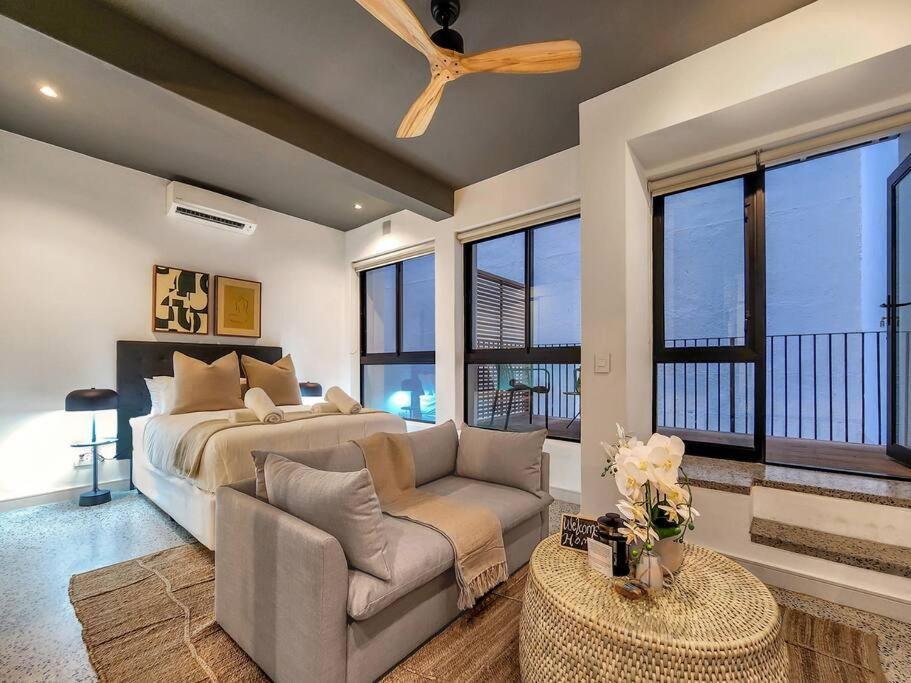 Hub- Cticc, Patio, Rooftop Pool! Apartment Cape Town