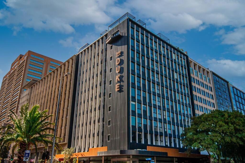 Hub- Cticc, Patio, Rooftop Pool! Apartment